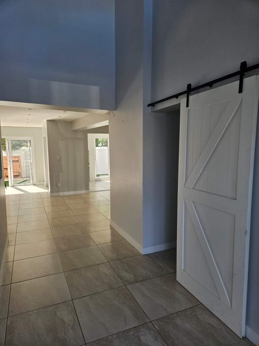 4 Bedroom Property for Sale in Somerset Country Estate Western Cape